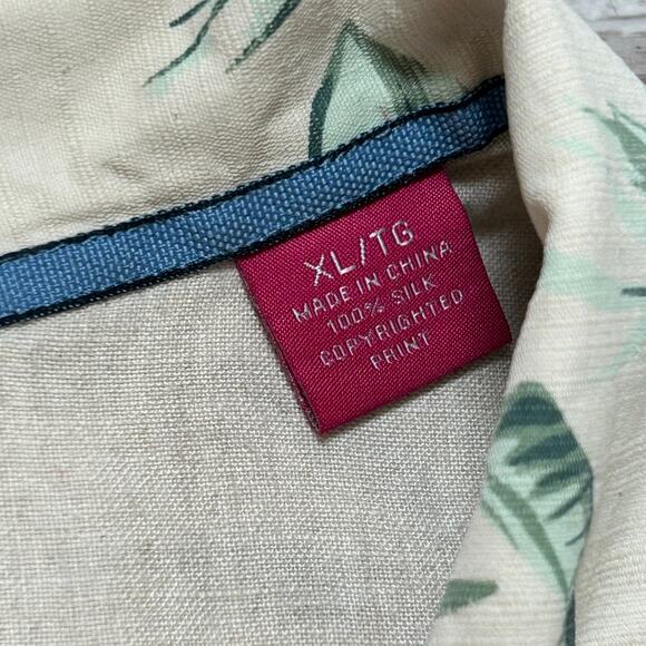 Tommy Bahama Silk Hawaiian Shirt XL Tropical Short Sleeve Button Up - Picture 4 of 6